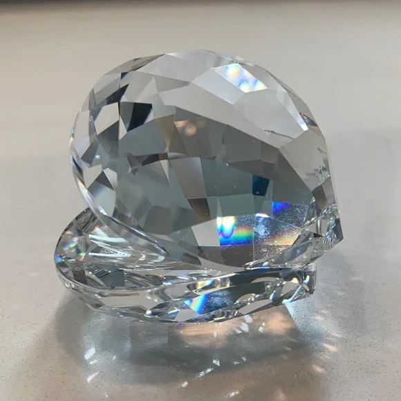Swarovski Oyster shell with Pearl Accent - Picture 5 of 17